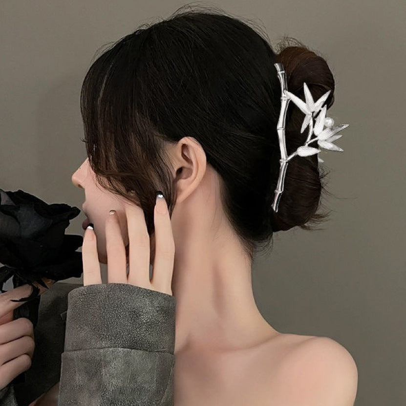 Oversized Pearl Wave Grip Women&